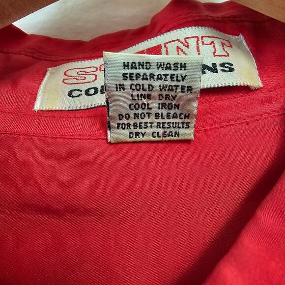 Women's Vintage 100% Silk Button Up Red Shirt Sz Large Shoulder Pads 80s 90s - Picture 3 of 10